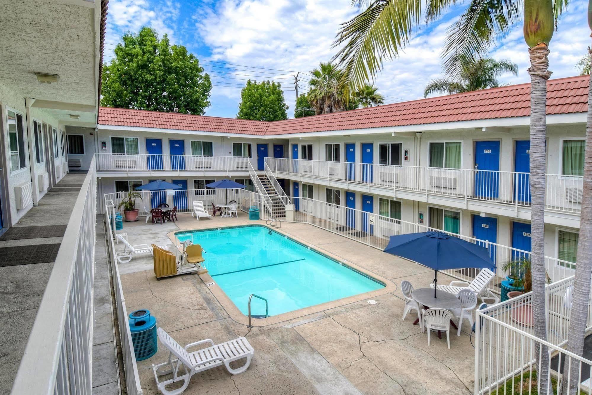 6-costa Mesa, Ca 2* Costa Mesa