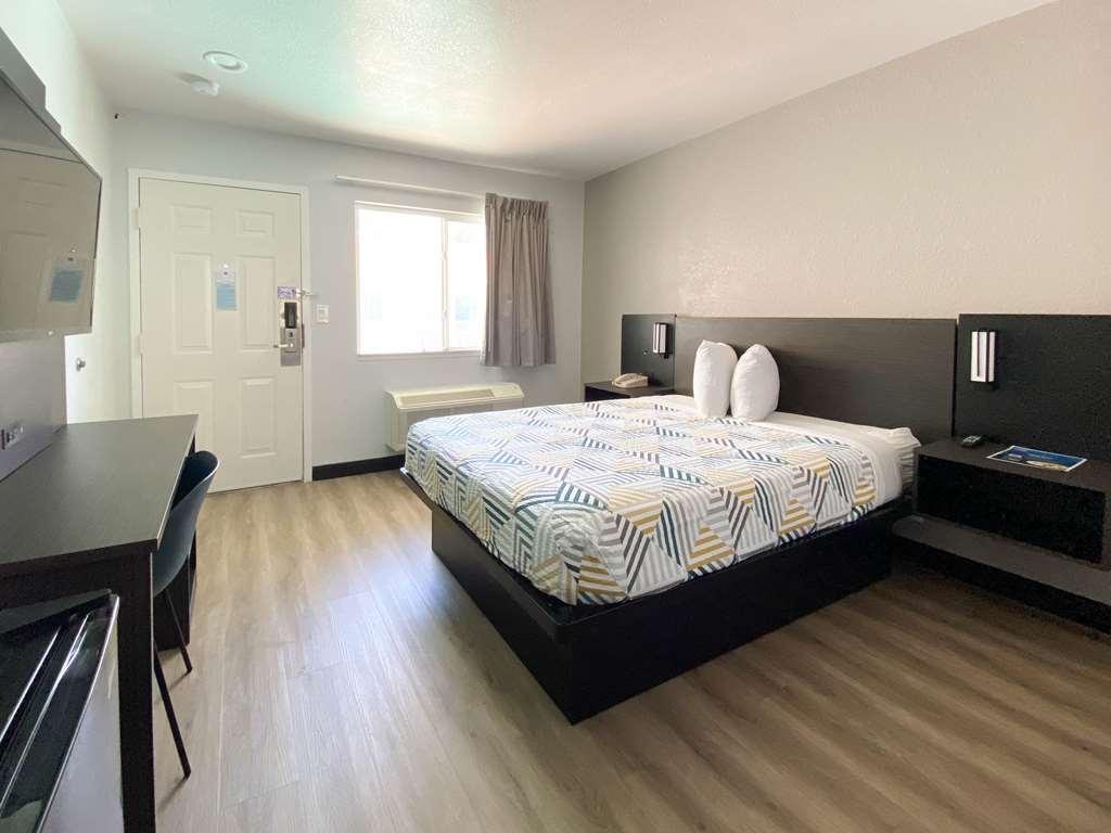 6-costa Mesa, Ca 2*