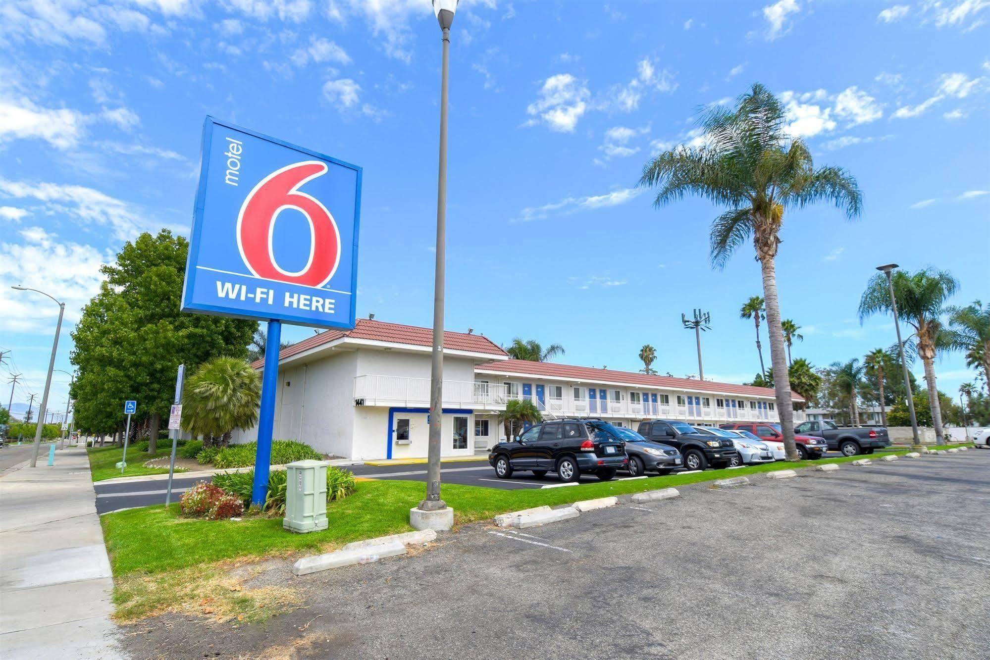 Hotel 6-costa Mesa, Ca 2*